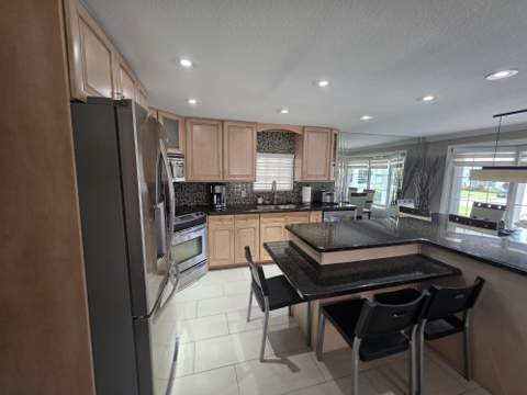 2471 SW 51st Street, Dania Beach FL - photo 9 of 22