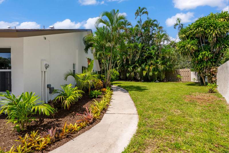 2 bedroom Villa at 200 SW 29th Avenue, Woodlake, Delray Beach — photo 5