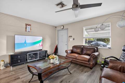 5715 Garfield Street, Hollywood FL - photo 16 of 41
