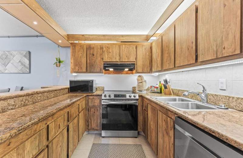 3 bedroom Townhouse at 632 Springdale Circle, Springdale Homes, Palm Springs — photo 4