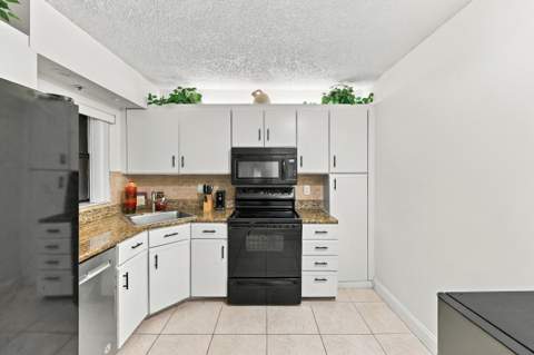 8609 Boca Glades Boulevard #A, Boca Raton FL - photo 15 of 39