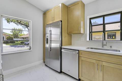 8157 Springtree Road, Boca Raton FL - photo 6 of 24