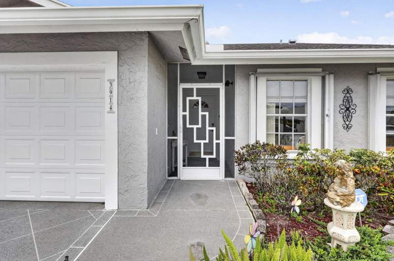 2 bedroom Single Family Residence at 3914 Dafilee Circle, Cypress Lakes 10, West Palm Beach — photo 2