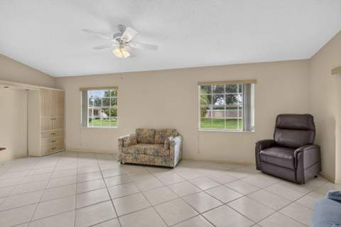 3914 Dafilee Circle, West Palm Beach FL - photo 12 of 41