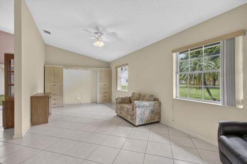 3914 Dafilee Circle, West Palm Beach FL - photo 13 of 41