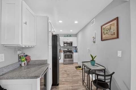 453 Lake Frances Drive, West Palm Beach FL - photo 7 of 47