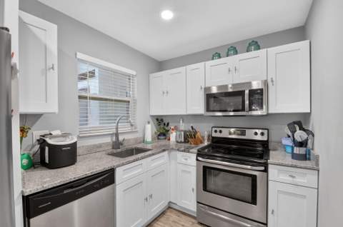 453 Lake Frances Drive, West Palm Beach FL - photo 8 of 47