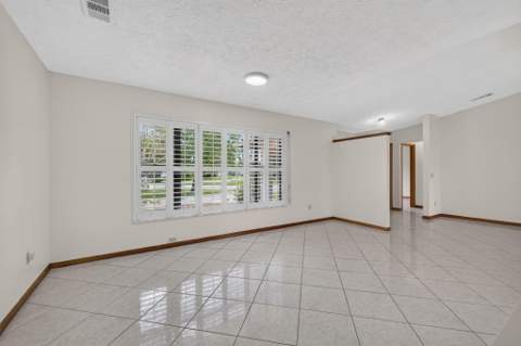 102 SW Evans Avenue, Port St. Lucie FL - photo 17 of 45