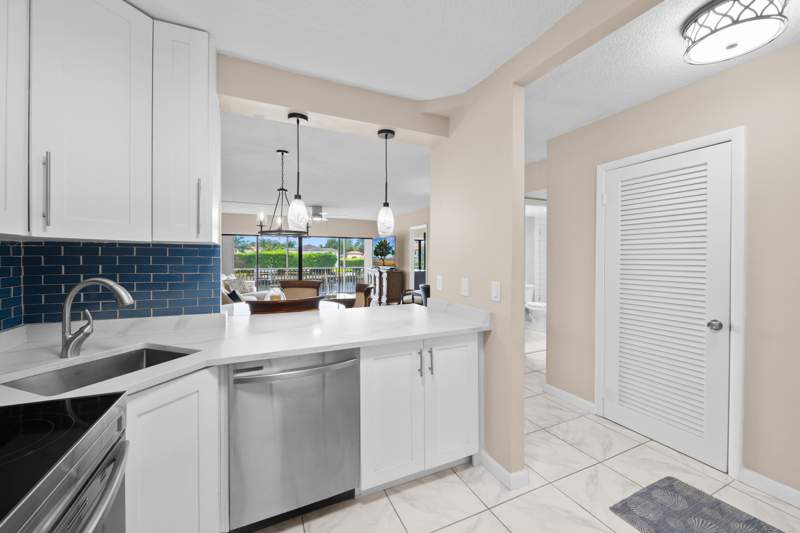 2 bedroom Condominium at 390 N Federal Highway #202, River House Towers Condo, Deerfield Beach — photo 4