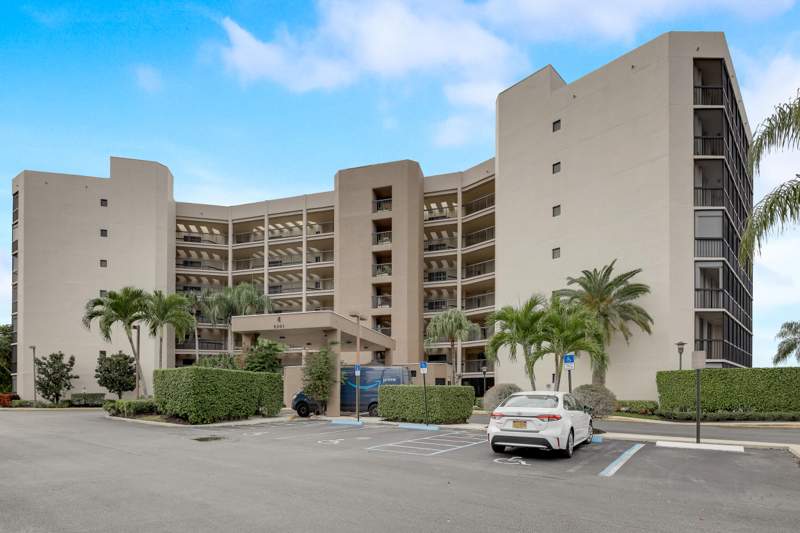 3 bedroom Condominium at 5301 Fountains Drive #501, Fountains South Condo 3C, Lake Worth — photo 2