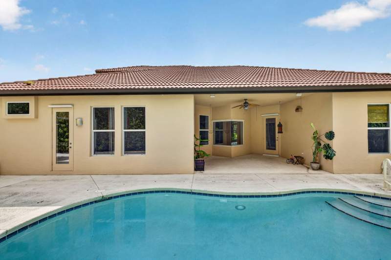 4 bedroom Single Family Residence at 805 SW Classico Court, Tortoise Cay At St Lucie West Plat No 130, Port St. Lucie — photo 3