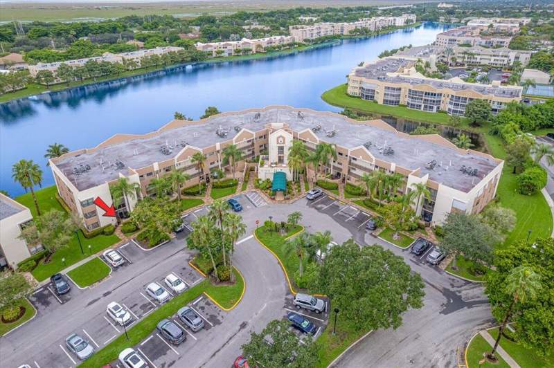 2 bedroom Condominium at 7501 Fairfax Drive, Fairfax Condominium H, Tamarac — photo 3