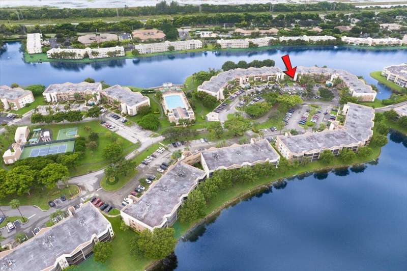 2 bedroom Condominium at 7501 Fairfax Drive, Fairfax Condominium H, Tamarac — photo 2