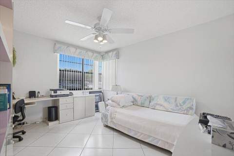 7501 Fairfax Drive, Tamarac FL - photo 15 of 39