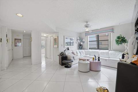 7501 Fairfax Drive, Tamarac FL - photo 17 of 39