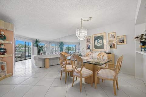 7501 Fairfax Drive, Tamarac FL - photo 19 of 39