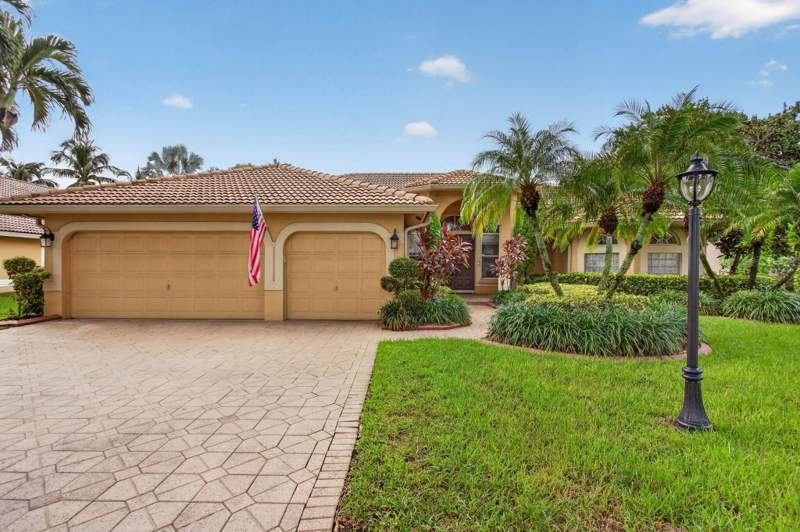 5 bedroom Single Family Residence at 10002 NW 58th Court, Landings Of Parkland, Parkland — photo 2