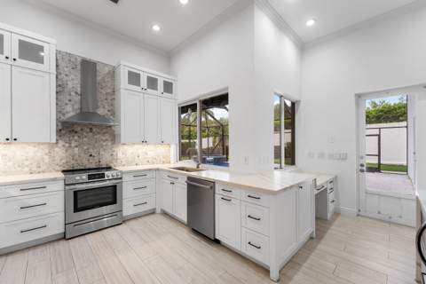6821 N Grande Drive, Boca Raton FL - photo 21 of 56