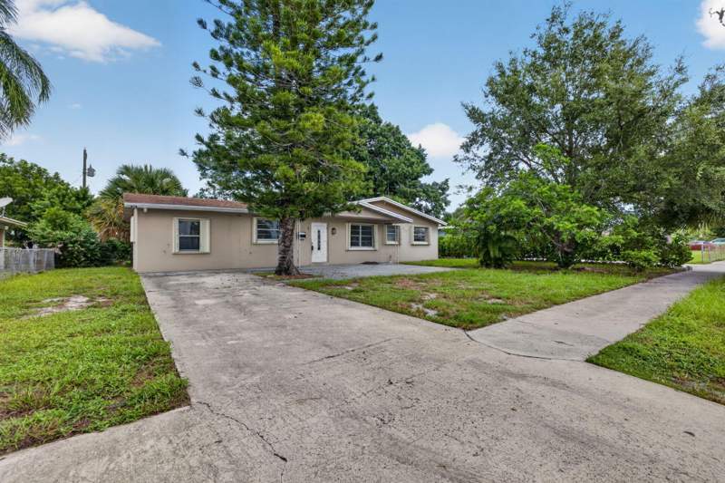 3 bedroom Single Family Residence at 913 SE 10th Street, Sherwood Forest, Stuart — photo 4