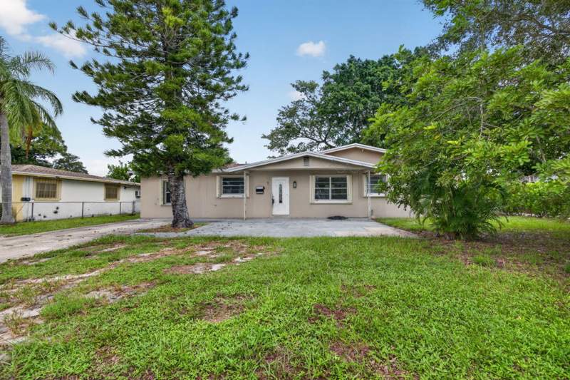 3 bedroom Single Family Residence at 913 SE 10th Street, Sherwood Forest, Stuart — photo 2