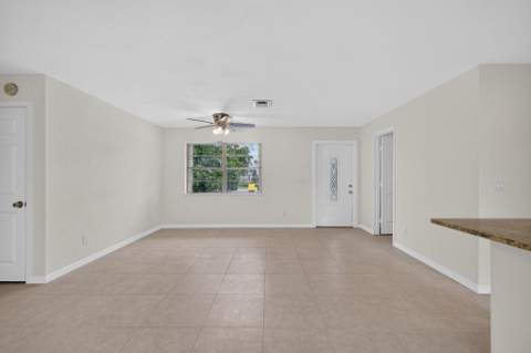 913 SE 10th Street, Stuart FL - photo 7 of 32