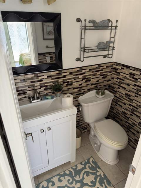 301 Oakridge Q #301, Deerfield Beach FL - photo 6 of 12