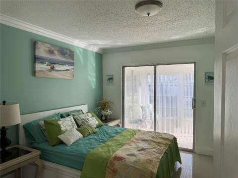 301 Oakridge Q #301, Deerfield Beach FL - photo 8 of 12