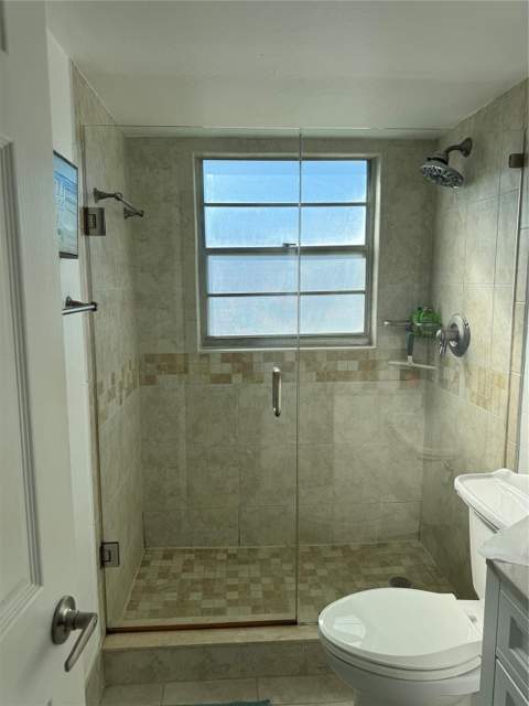 301 Oakridge Q #301, Deerfield Beach FL - photo 10 of 12