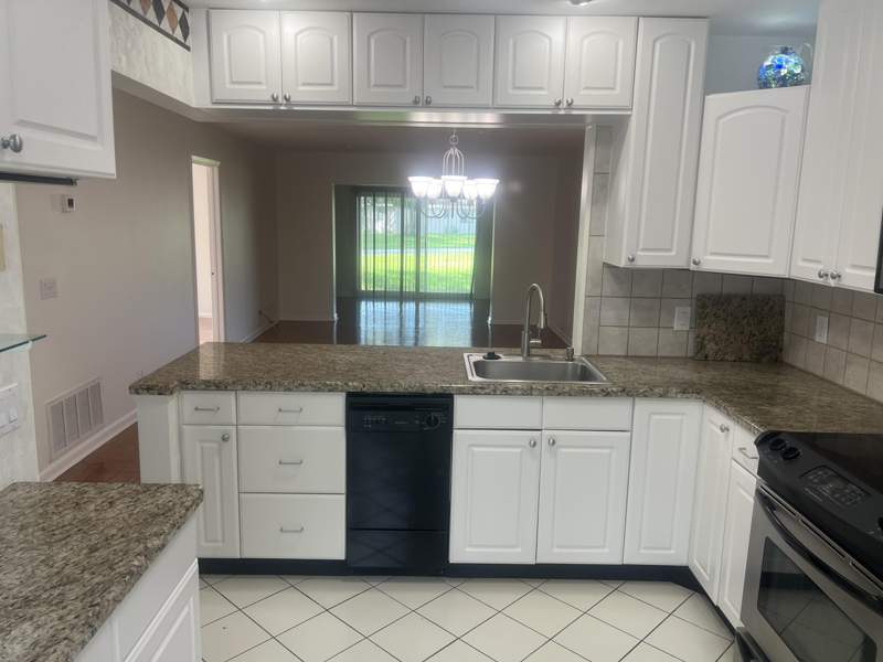 2 bedroom Villa at 6820 Moonlit dr Drive, Camelot Village Sec 4, Delray Beach — photo 3