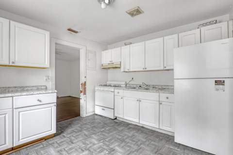5014 Spruce Avenue, West Palm Beach FL - photo 10 of 35