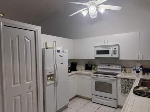 465 NW Gibraltar Court, Port St. Lucie FL - photo 14 of 24