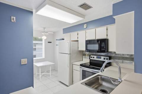 14898 Wedgefield Drive #208, Delray Beach FL - photo 8 of 22