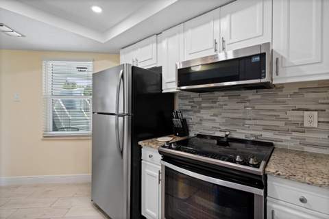 3290 SE Aster Lane #D158, Stuart FL - photo 23 of 31