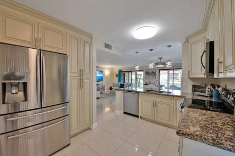 10223 N Circle Lake Drive #102, Boynton Beach FL - photo 10 of 40