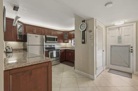 811 S Hollybrook Drive #202, Pembroke Pines FL - photo 13 of 51