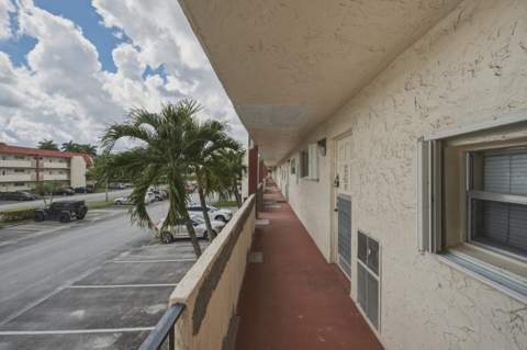 811 S Hollybrook Drive #202, Pembroke Pines FL - photo 22 of 51