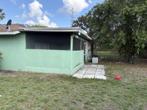 5954 Bahama Court, West Palm Beach FL - photo 6 of 6
