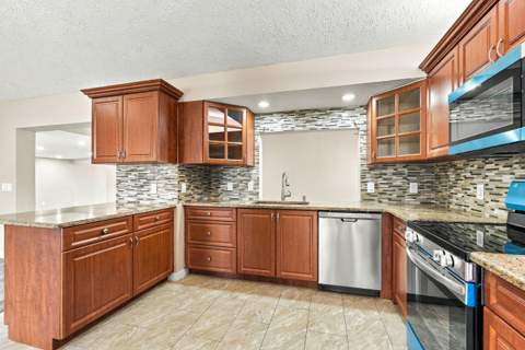 680 SW Colleen Avenue, Port St. Lucie FL - photo 12 of 48