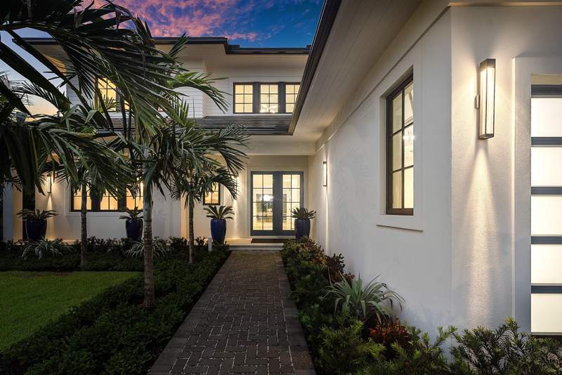 6 bedroom Single Family Residence at 145 Alhambra Place, S/D Of 10-44-43, Gov Lts 1, 2 & 3, West Palm Beach — photo 2