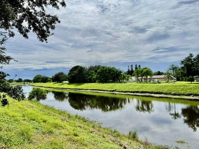 3 bedroom Single Family Residence at 726 SW College Park Road, Port St Lucie Section 41, Port St. Lucie — photo 4