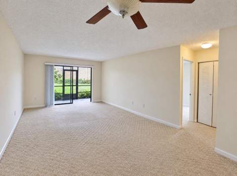 7915 Willow Spring #1218, Lake Worth FL - photo 8 of 30