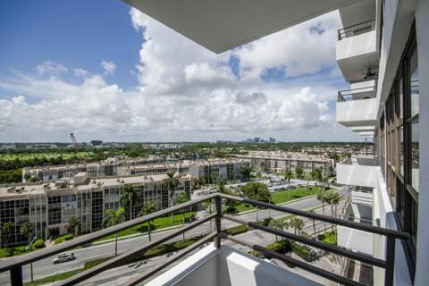 600 Three Islands Boulevard #1010, Hallandale Beach FL - photo 18 of 23