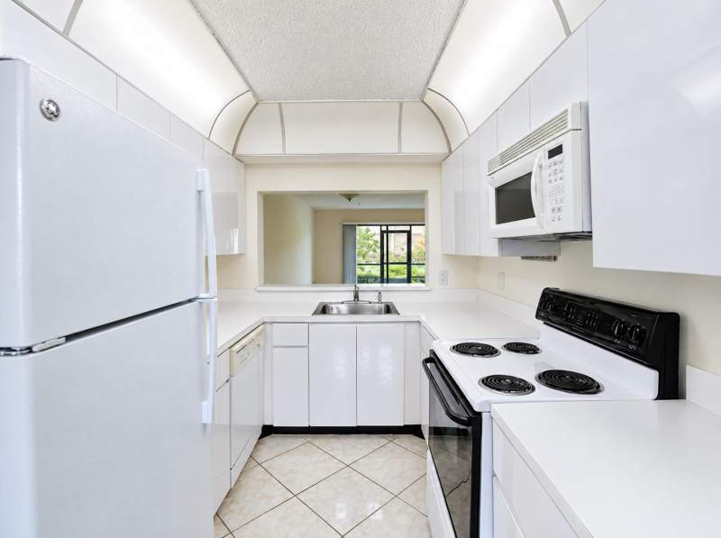 2 bedroom Condominium at 7915 Willow Spring #1218, Gardens Of Willow Bend Condos, Lake Worth — photo 2