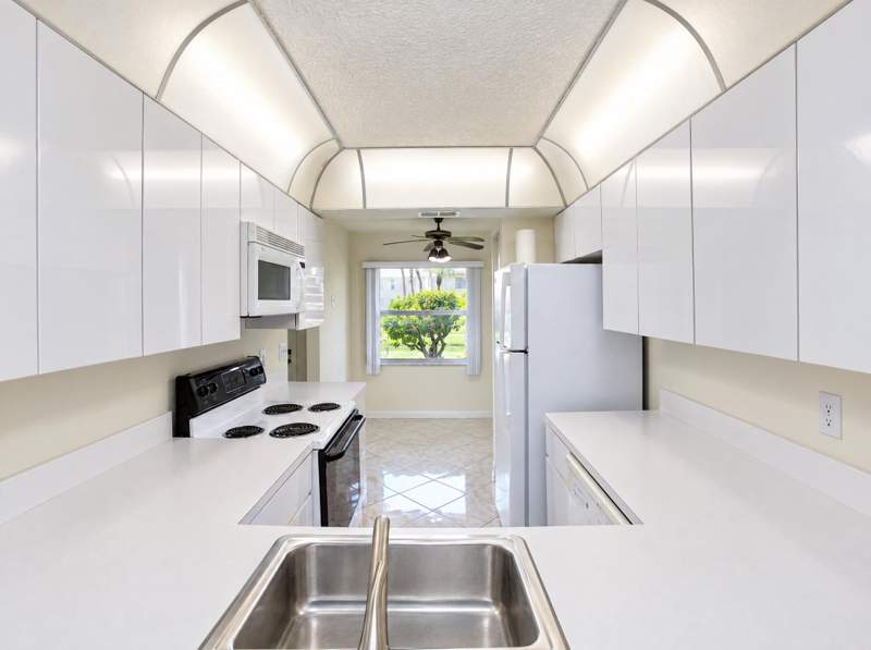 2 bedroom Condominium at 7915 Willow Spring #1218, Gardens Of Willow Bend Condos, Lake Worth — photo 3