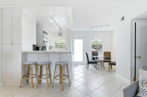 139 Sunrise Avenue #102, Palm Beach FL - photo 14 of 20