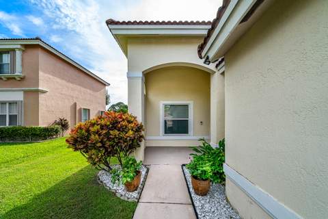 6734 Lake Nona Place, Lake Worth FL - photo 6 of 57
