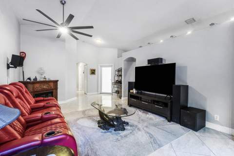 6734 Lake Nona Place, Lake Worth FL - photo 10 of 57