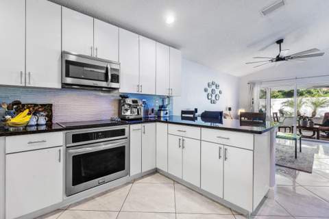 6734 Lake Nona Place, Lake Worth FL - photo 18 of 57