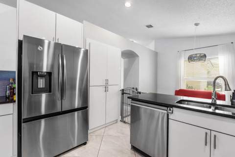 6734 Lake Nona Place, Lake Worth FL - photo 16 of 57