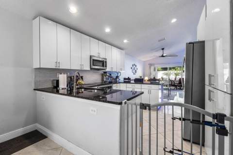6734 Lake Nona Place, Lake Worth FL - photo 17 of 57
